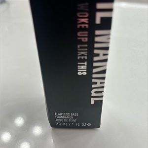 IL MAKIAGE Woke up like this foundation